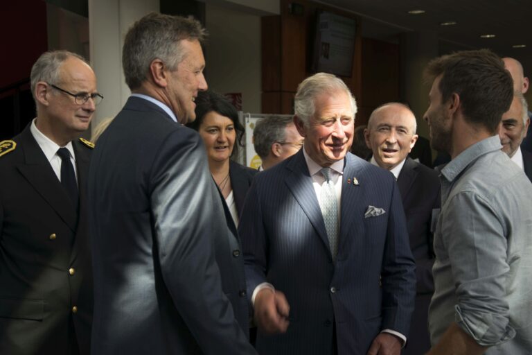 3 visite 0052 le prince charles