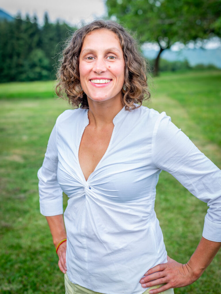 Caroline Brand - Isara